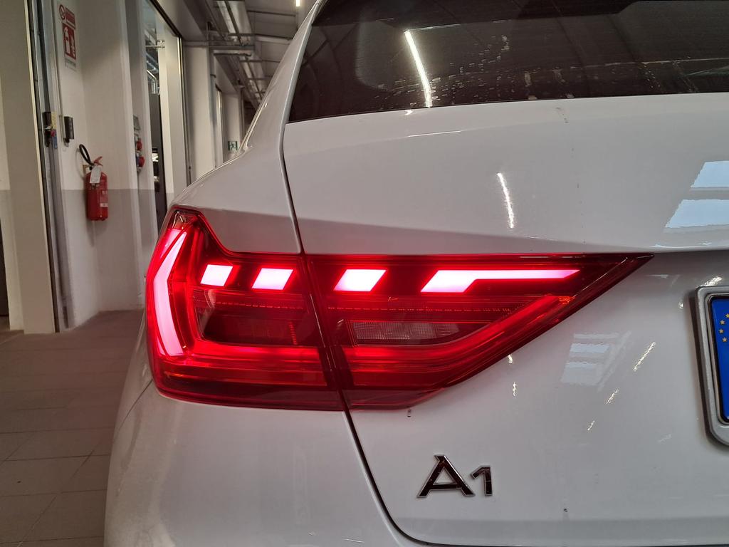 https://lombardamotori.public.digitalitis.eu/images-vehicle/thumbnail/1024/768/52ce27d96a6bf44263917f605070813b2513ad91.jpg